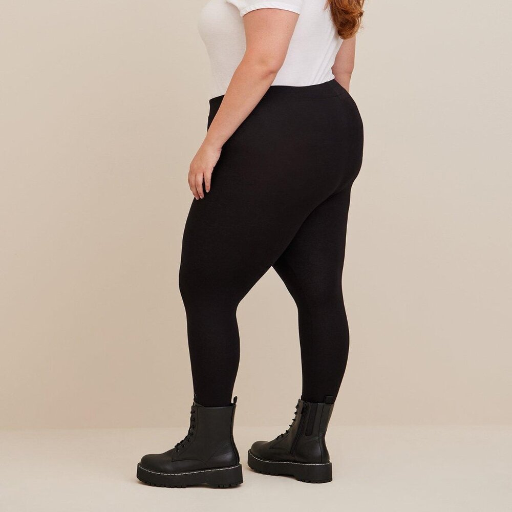 Torrid Size 4 (26) Disney Snow White & Evil Queen Crop Legging - Picture 3 of 5